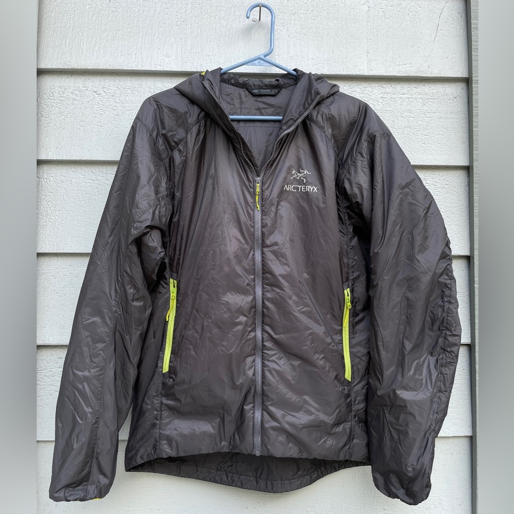 Arc’teryx Nuclei Hooded Light Weight Jacket, Men’s Size Medium, Gray